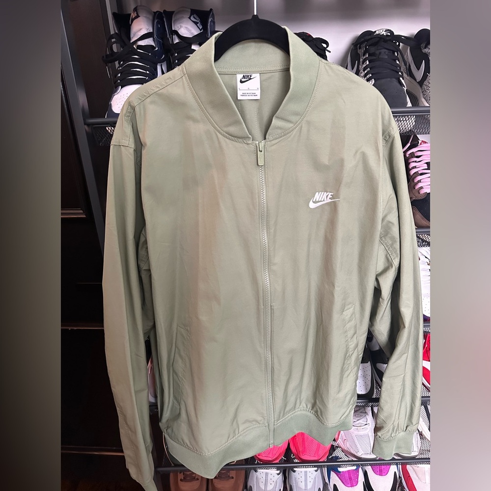 Nike Bomber Jacket size M